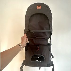 The minimeis G4 Shoulder Carrier for Babies and Toddlers